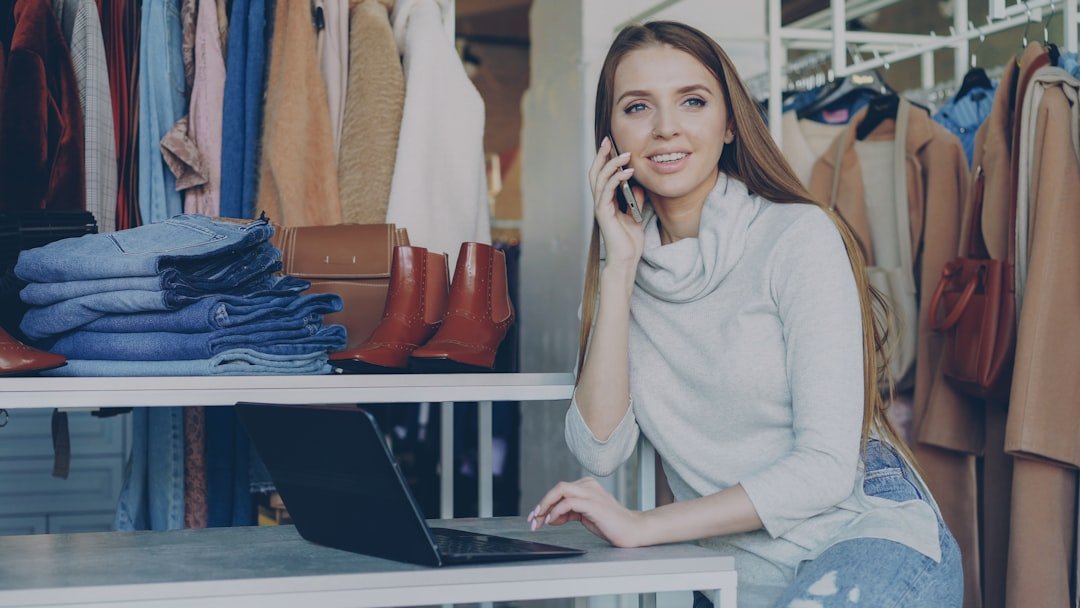 Como vender roupas pela internet do zero e lucrar todos os dias em 2026: Um Guia Completo